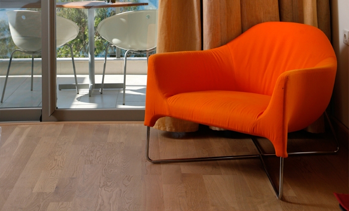 Паркетная доска Kahrs Песочная Дуб Портофино Portofino 152N38EK0VKW240 Variation 2423×200×15 фото в интерьере